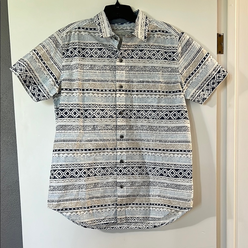 Black and White Geometric Casual Button Down Shirt